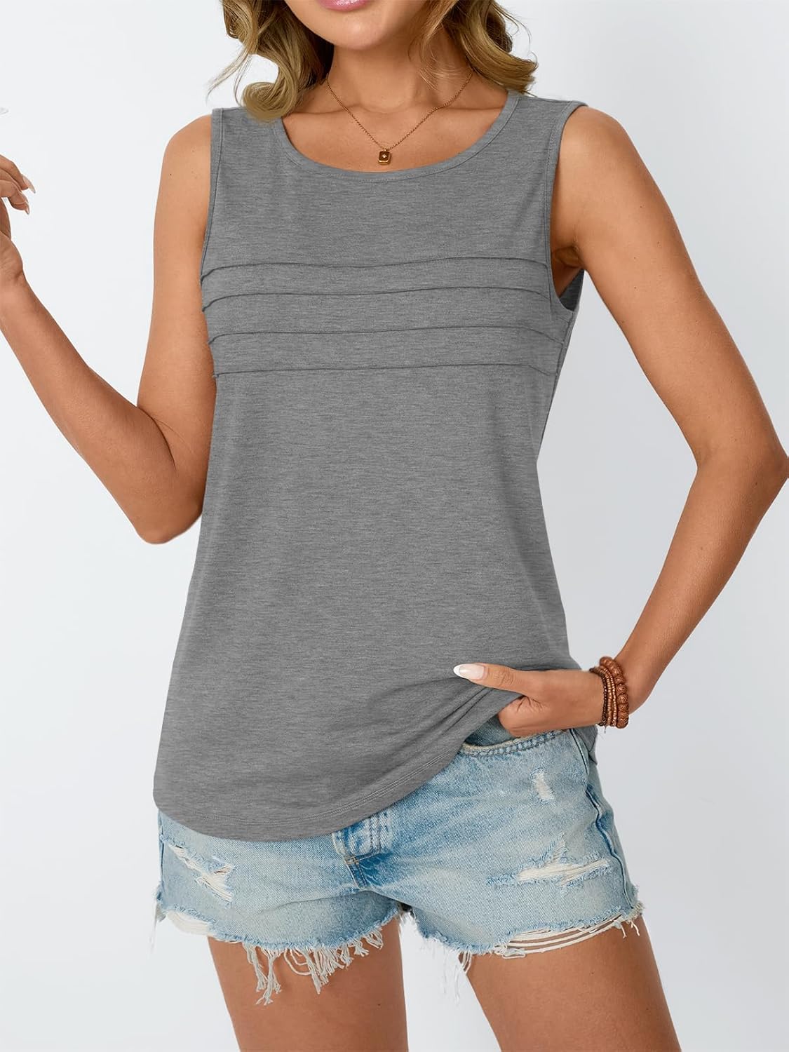 Womens Tank Tops 2025 Summer Sleeveless Blouses Flowy Crewneck Casual Trendy Outfits