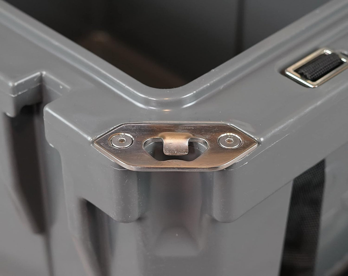 25 Quart Roto-Molded Super Ice Cooler