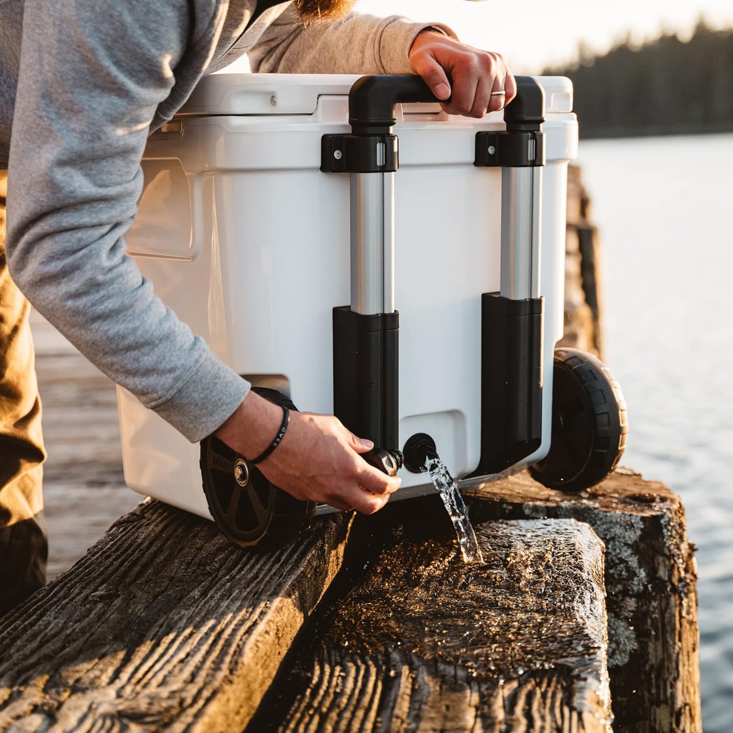 Roadie 48 Wheeled Cooler with Retractable Periscope Handle