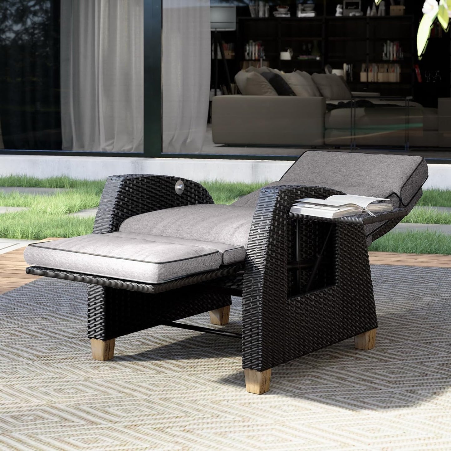 Outdoor Recliner Chair Patio 150° Lay Flat Recliner