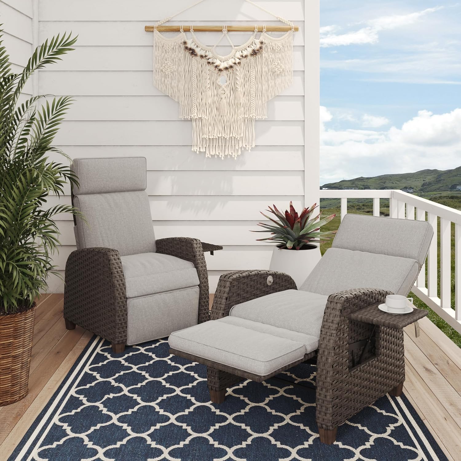 Outdoor Recliner Chair Patio 150° Lay Flat Recliner