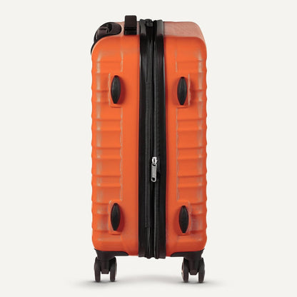 26" Hardside Medium Checked Luggage