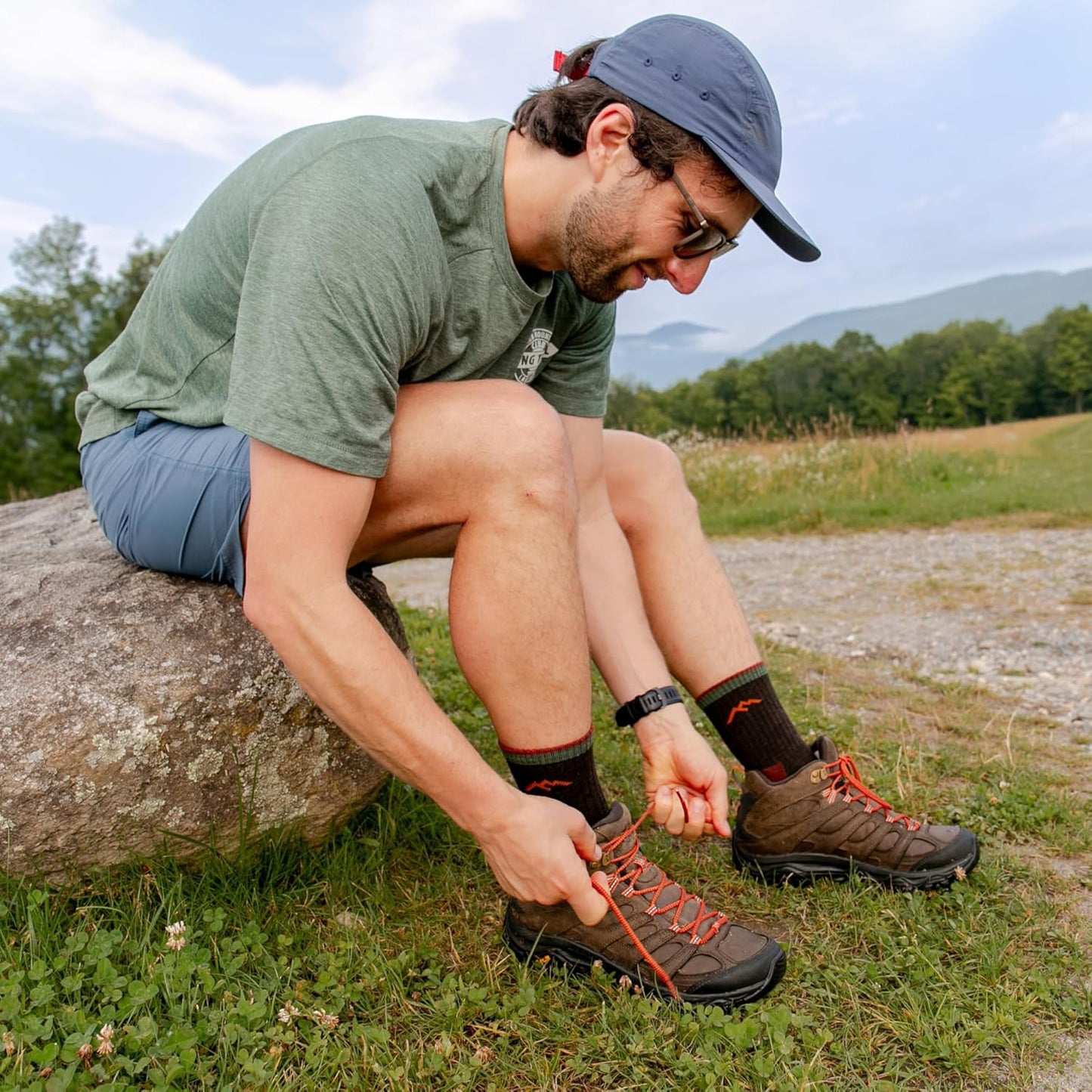 Hiker Micro Crew Midweight Cushion Sock for Men Hiking Boot