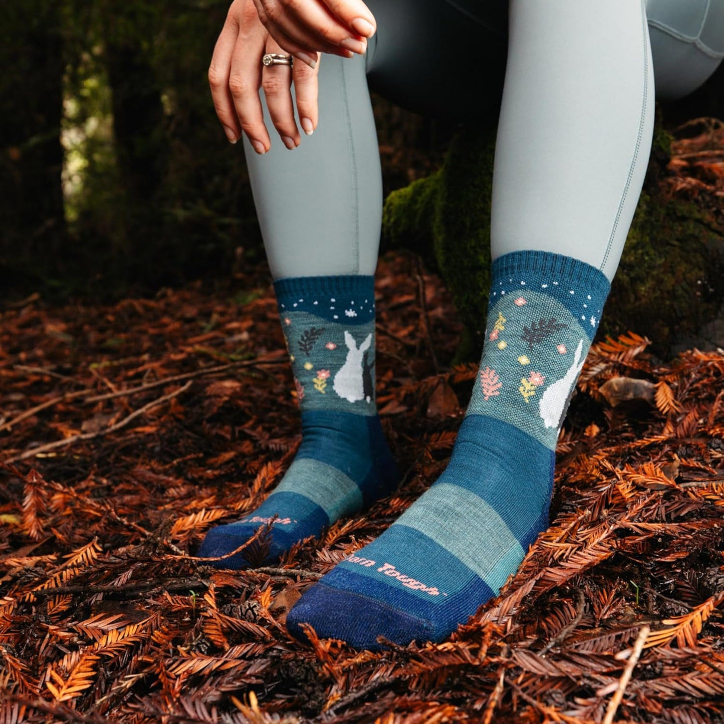 Darntough Women's Critter Club Micro Crew Lightweight with Cushion Sock